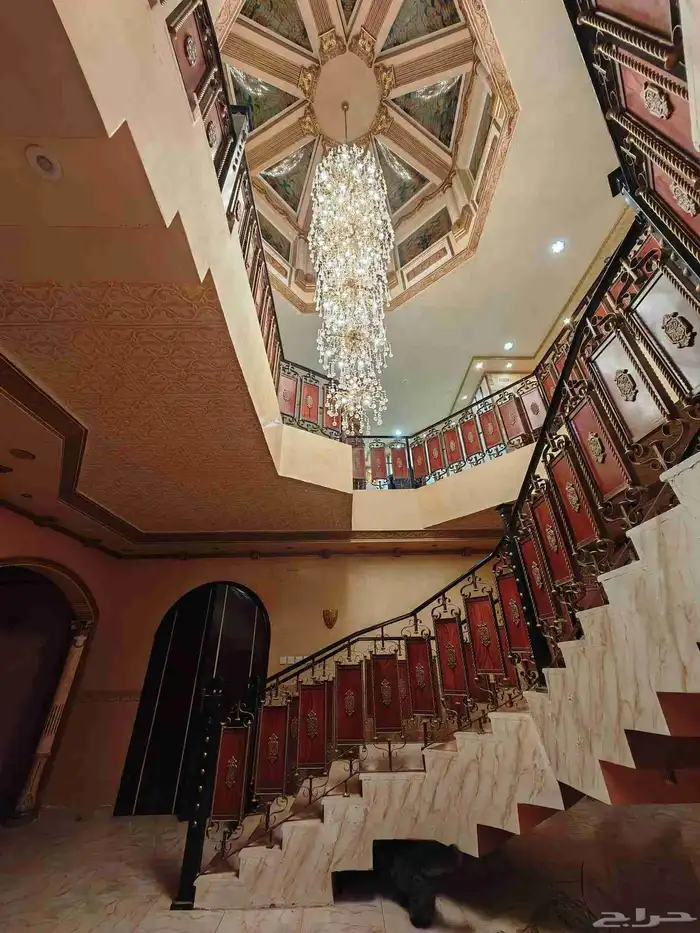 فيلا فخمه مع أربعة شقق للبيع في المدينه المنوره 0