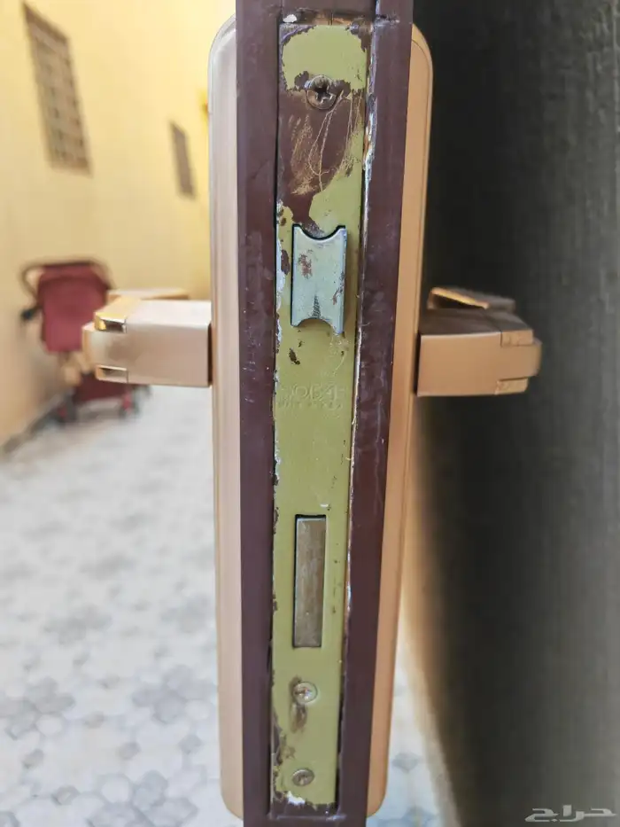 ابواب خشب بحالتها الأصلية مثل جديد الغاط المجمعة الزلفي 3