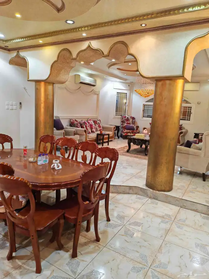 فيلا فخمه مع أربعة شقق للبيع في المدينه المنوره 4