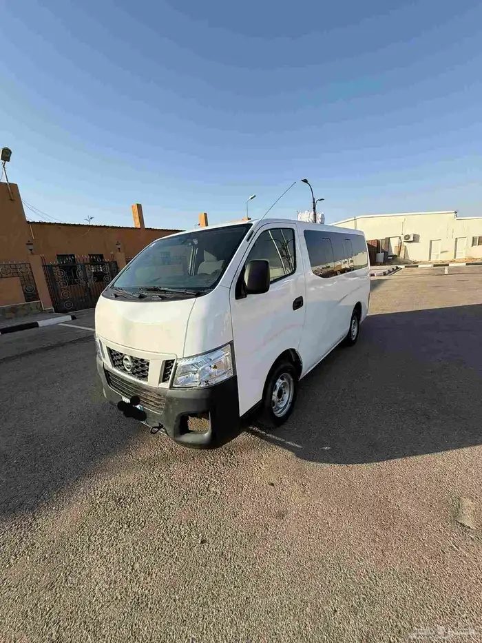 باص نيسان اورفان ركاب 2014 7