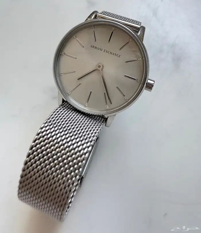 ساعة نسائية فاخرة ماركة ارماني مستعملة 1