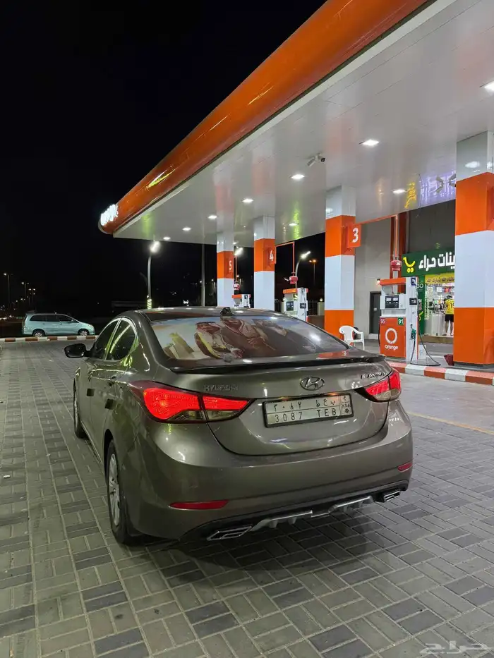 Hyundai Elantra 2012 1
