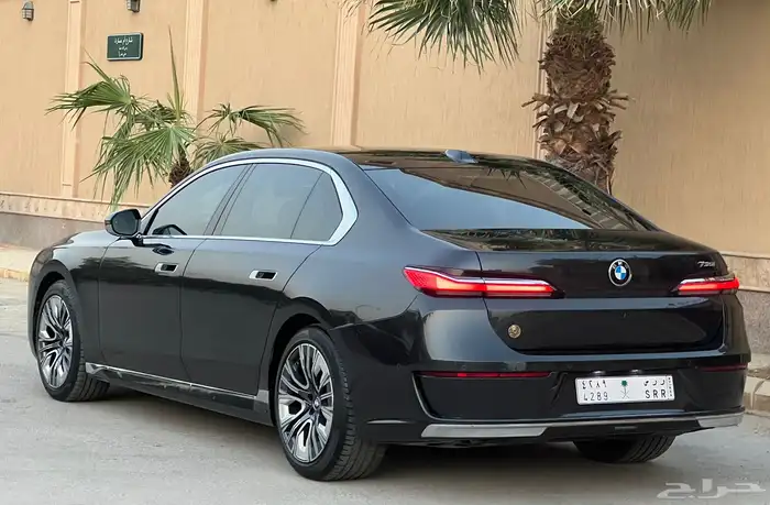 بي ام دبليو 735i 2023 (بحالة الوكالة) 6