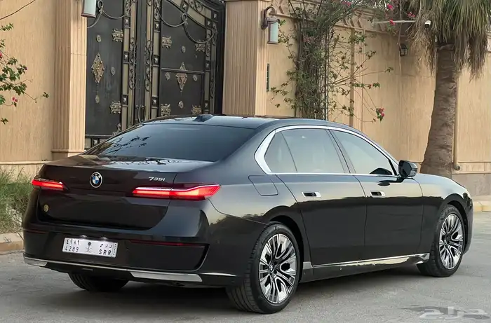 بي ام دبليو 735i 2023 (بحالة الوكالة) 3
