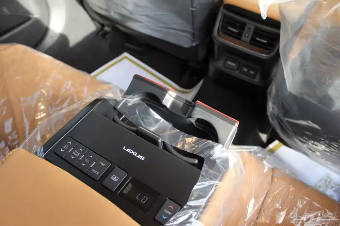 لكزس - ES300 Bh هايبرد - 2025 - نص فل - خليجي 34