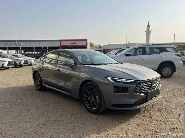 معرض البحرالعربي فورد تورس ترند رمادي 2026 1