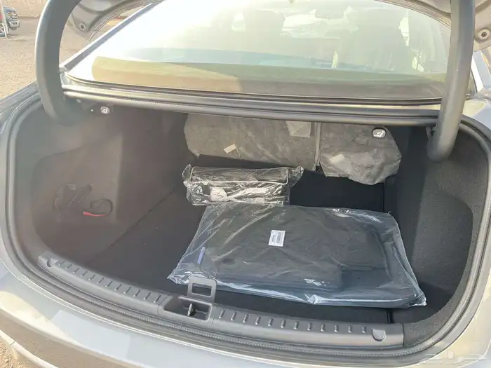 معرض البحرالعربي فورد تورس ترند رمادي 2026 4