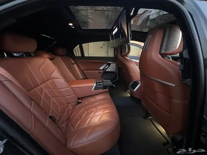 بي ام دبليو 735i 2023 (بحالة الوكالة) 22