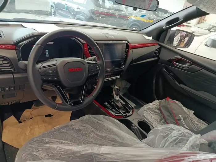 ايسوزو ديماكس GT فل كامل ديزل 2025 4