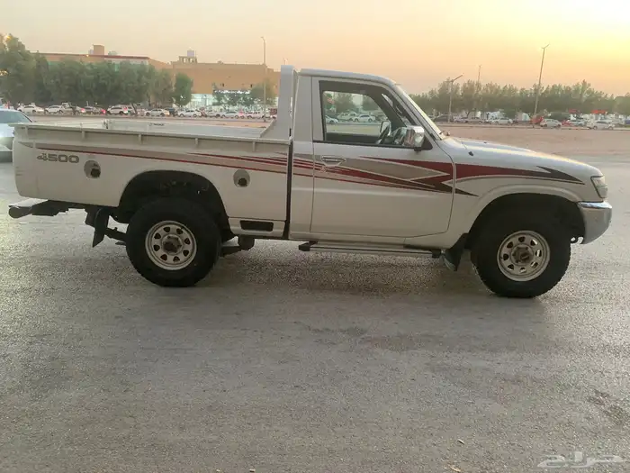 شاص نيسان 2011 نظيف 4