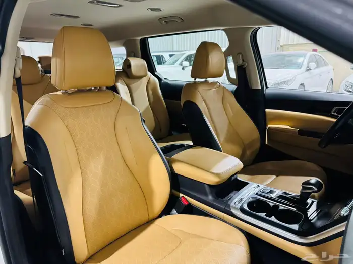 كيا كارنيفال 2021 ديزل (بحالة ممتازة) 6