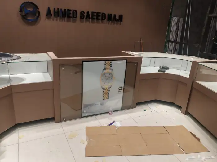 دواليب محل ساعات فاخر جدا جدا حالته جدا ممتازة. 9