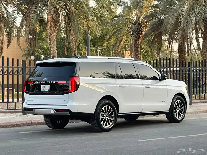 فورد اكسبيدشن بلاتينيوم 2025 8