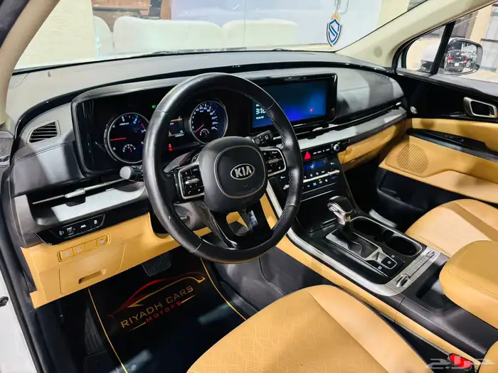 كيا كارنيفال 2021 ديزل (بحالة ممتازة) 4