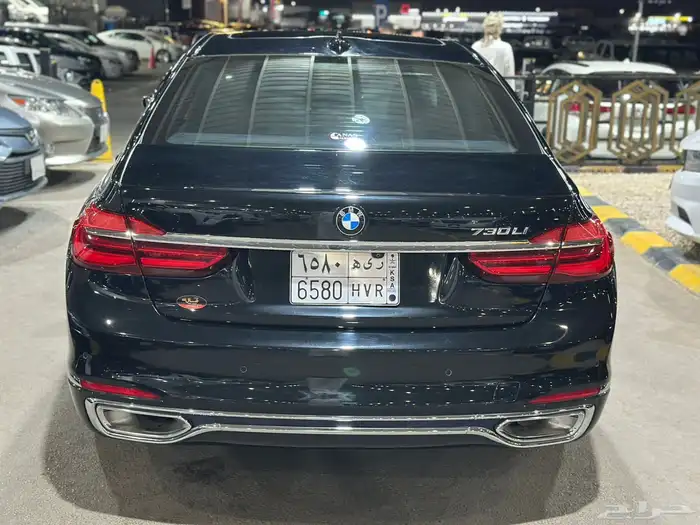 سيارة بي ام دبليو 730فل كامل 8
