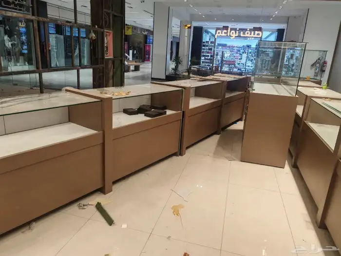 دواليب محل ساعات فاخر جدا جدا حالته جدا ممتازة. 4