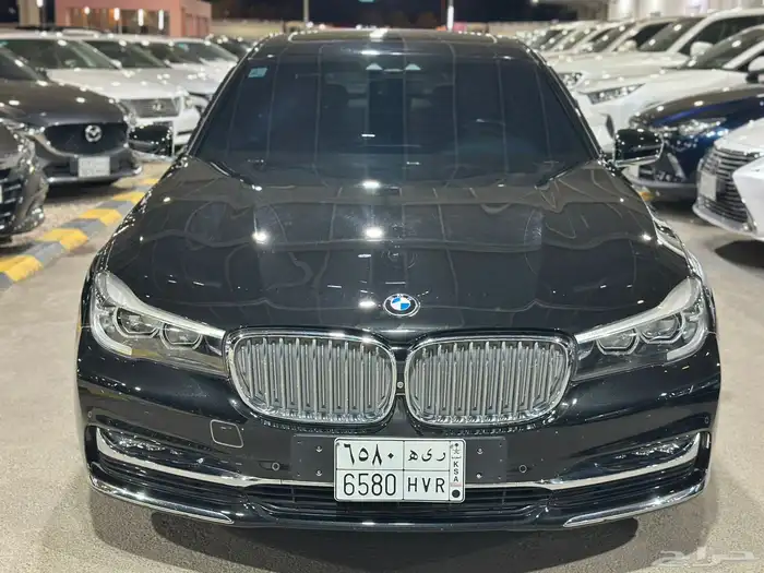 سيارة بي ام دبليو 730فل كامل 0
