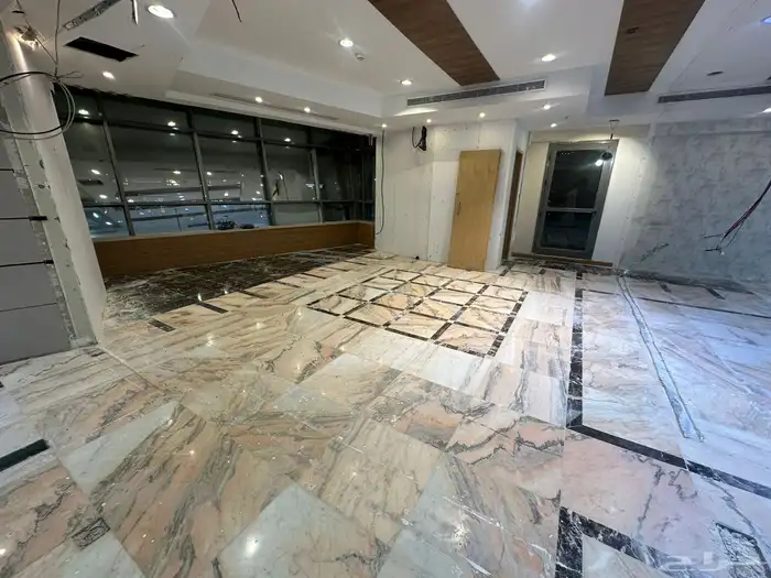 مكتب تجاري مطل على الدائري 4