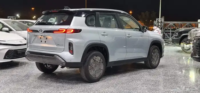 تويوتا اوربان استندر وفل 2026 2