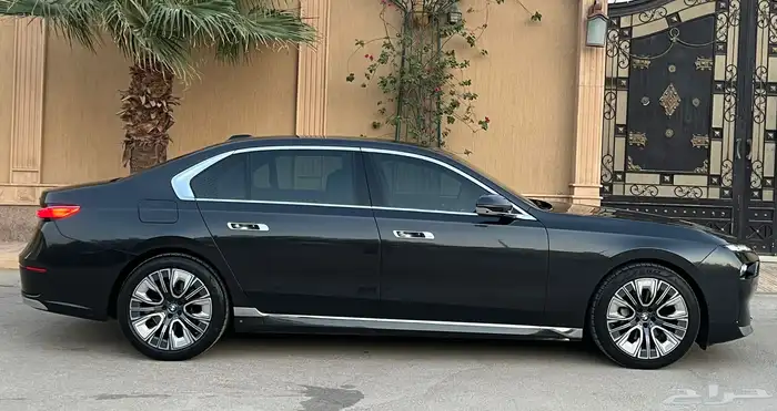 بي ام دبليو 735i 2023 (بحالة الوكالة) 10