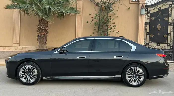 بي ام دبليو 735i 2023 (بحالة الوكالة) 7