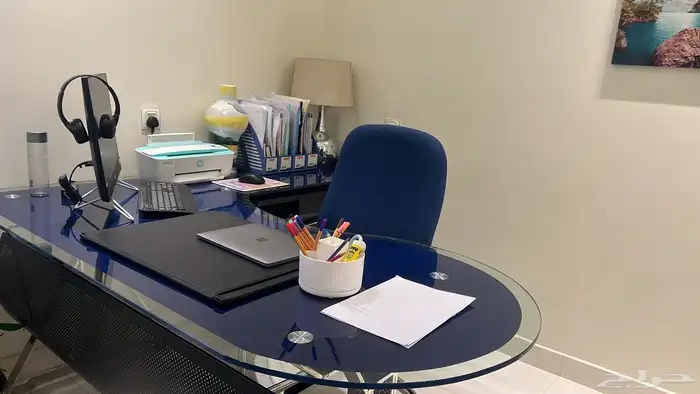 مكتب وكرسي للبيع 0