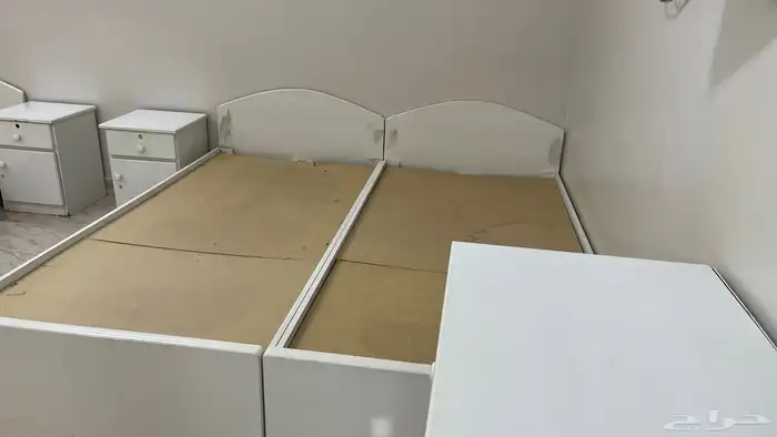غرفة نوم ل 4 4