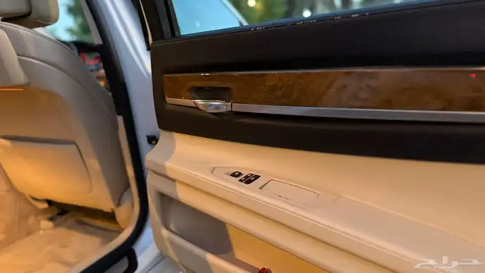 بي آم دبليو 730 44