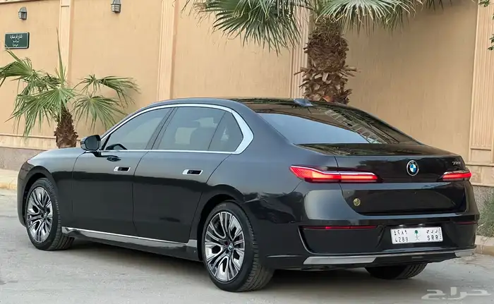 بي ام دبليو 735i 2023 (بحالة الوكالة) 5