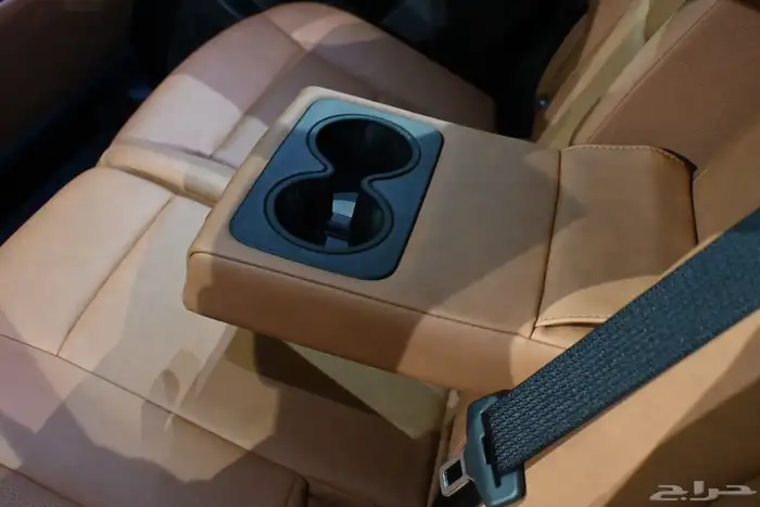 كاديلاك XT5 2023 ضمان وصيانه مجانيه شبه جديد 15