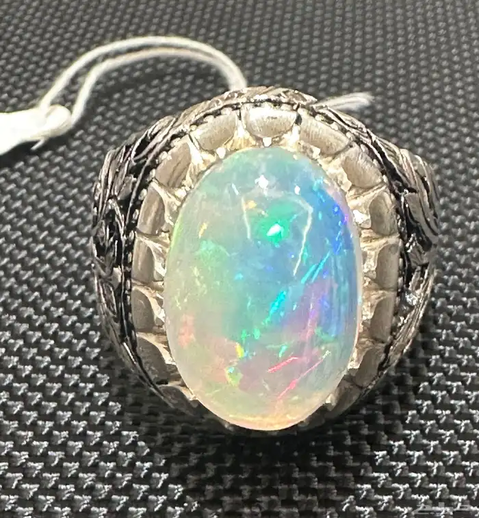 خاتم اوبال بشهادة صياغة جراح تحفة فنية 2