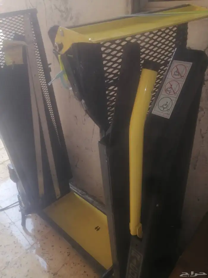 رافعة ذوي الاحتياجات الخاصة تركب على اتشوان 1