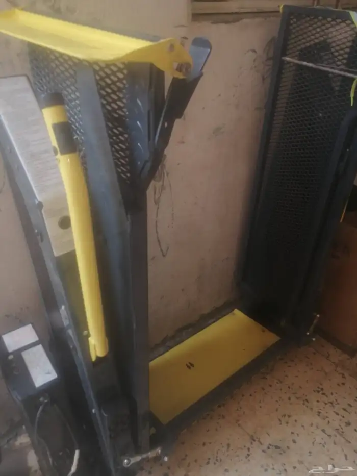 رافعة ذوي الاحتياجات الخاصة تركب على اتشوان 0