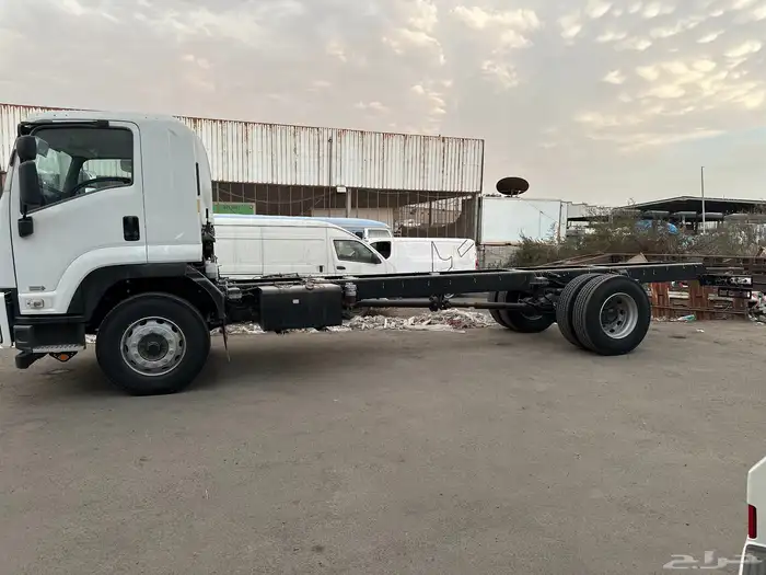 ايسوزو شاحنة FVR حمولة 13طن شاصي 7.18م 2024 3