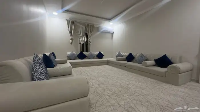 للبيع جلسة أرضية نظيفة جدا 1