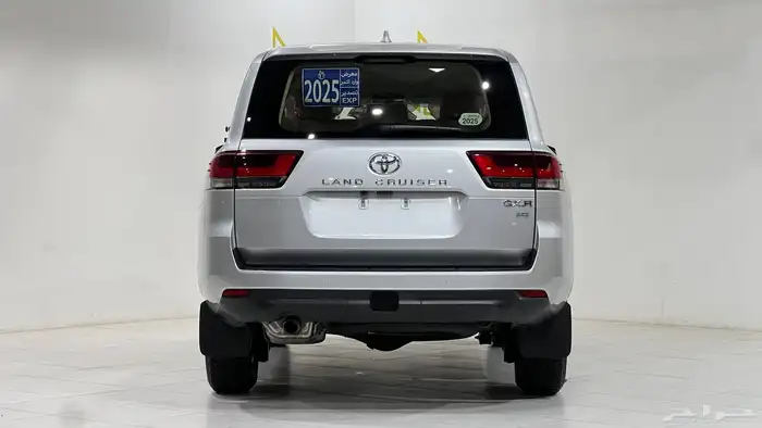تويوتا لاندكروزر GX.R.2025هدد تنفس طبيعي خليجي بنزين. 5