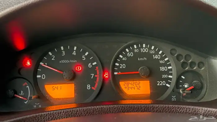 نيسان نافارا 2013 12