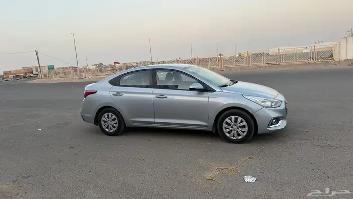 للبيع اكسنت 2020 4