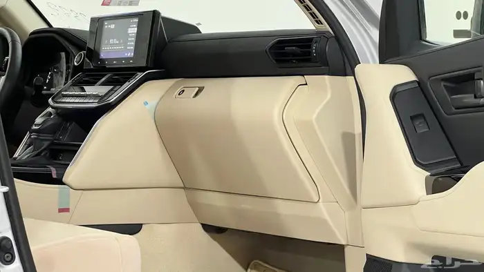 تويوتا لاندكروزر GX.R.2025هدد تنفس طبيعي خليجي بنزين. 9