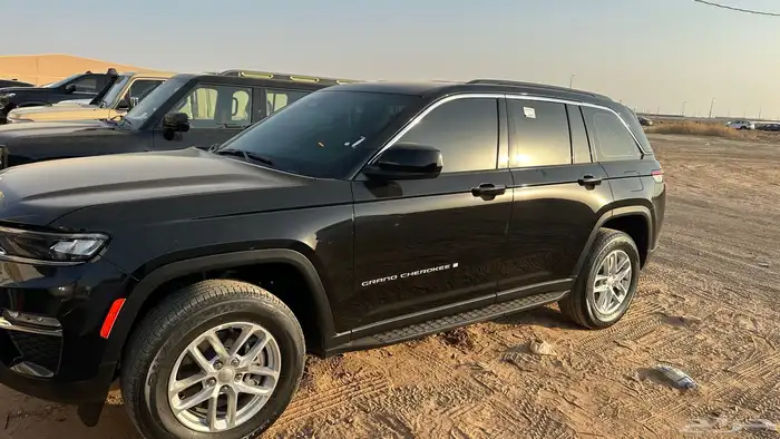جراند شروكي 2025 لاريدو بحالة الوكالة 1
