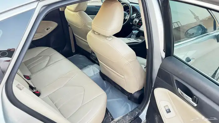 للبيع أفالون تورينق موديل 2022 اللون فضي ( عبداللطيف جميل ) 11