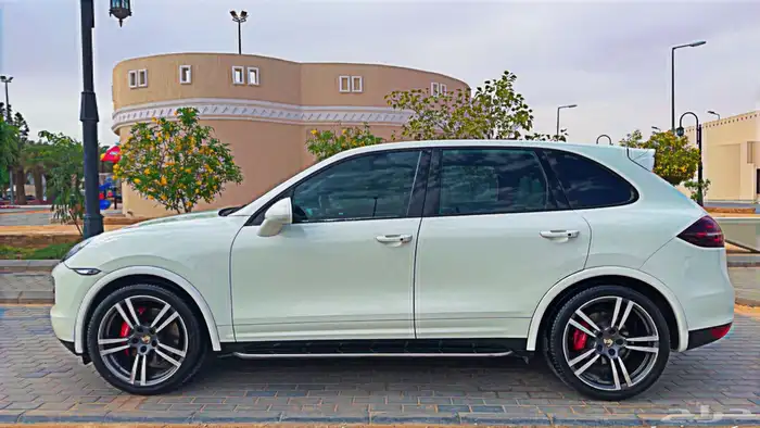 جنوط مع الكفرات بورش كايين تركب من 2011 ال 2016 0