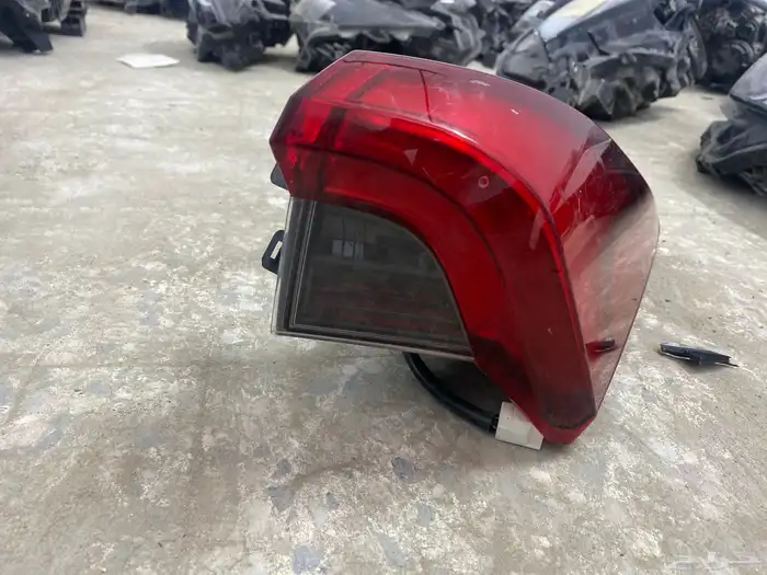 اصتب خلفي يمين افلون اصلي وكاله من مديل 2020وفوق 0