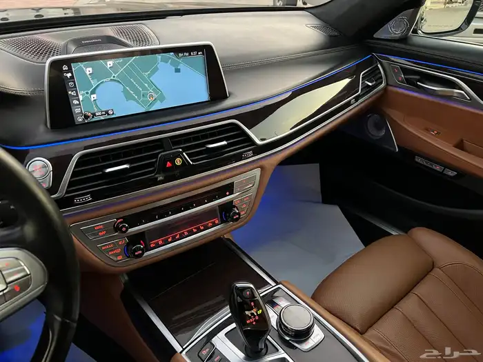 بي ام دبليو ( 750 li ) الموديل 2016 فل مخزن شبه جديد 46