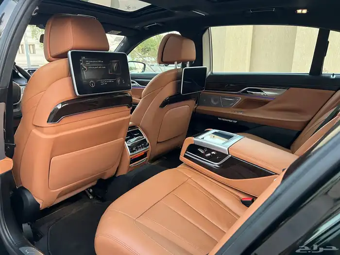 بي ام دبليو ( 750 li ) الموديل 2016 فل مخزن شبه جديد 24