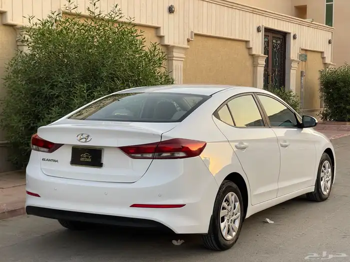 هونداي- إلنترا-2017- استاندر-بنزين- محرك-1600-سي سي 3