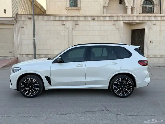 بي ام دبليو X5 M كومبتشن 2021 ماشي 32 الف 2