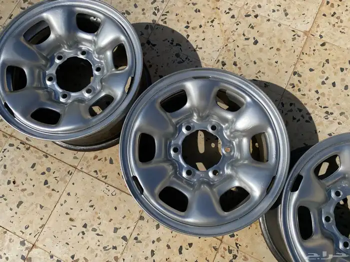 الجنوط مقاس 15 يركبن على أي سيارة 4