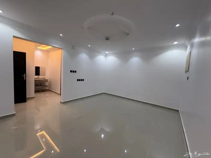 فيلا للبيع حي الدار البيضاء قريب من محطة المترو مساحة 312م 2