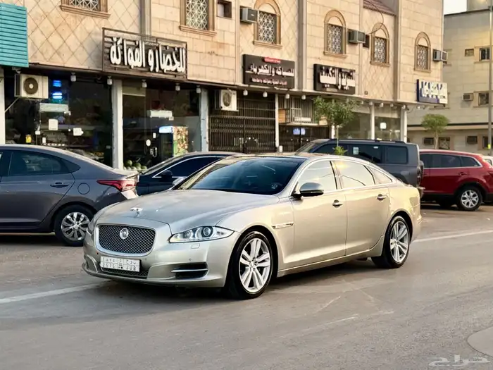 جاكوار jx للبيع اليوم بداعي السفر نضيف جدا وكاله على الفحص 58